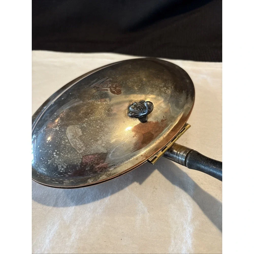Vintage SHEFFIELD LION Oval Silent Butler Crumb Catcher Silver Plate HINGED LID